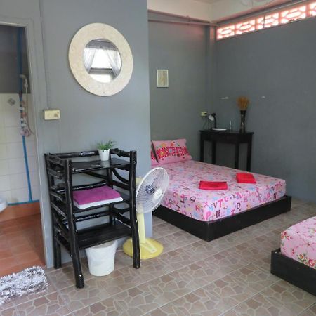 Same Same Guesthouse, Bar & Restaurant (Adults Only) Haad Rin Zewnętrze zdjęcie